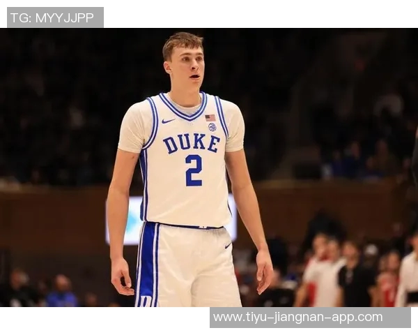 弗拉格手感欠佳全场14投仅中5三分球更是失准无一命中贡献12分7篮板 弗拉格手感欠佳全场14投仅中5三分球更是失准无一命中贡献12分7篮板