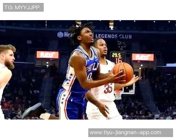 马克西表现抢眼19投9中三分命中率高达44贡献26分6篮板7助攻助球队取胜